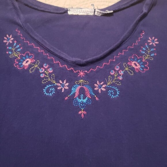 White Stag Embroidered VNeck T-Shirt - Picture 2 of 5